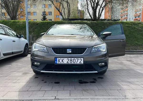 seat małopolskie Seat Leon cena 50999 przebieg: 180159, rok produkcji 2015 z Kraków